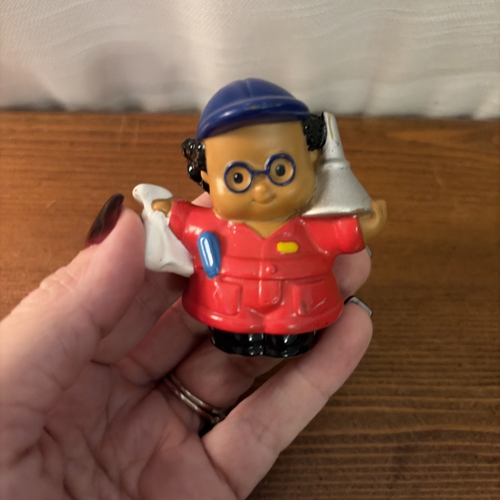 Fisher Price Little People Auto Mechanic Red Coveralls Funnel Rag Blue Hat 2006